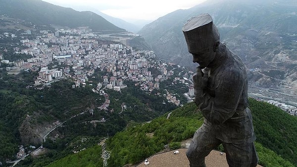 4. Второй в мире по площади страной является...