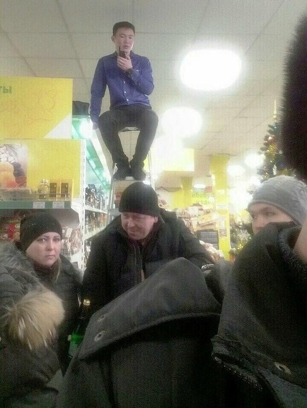 9. Они что-то замышляют