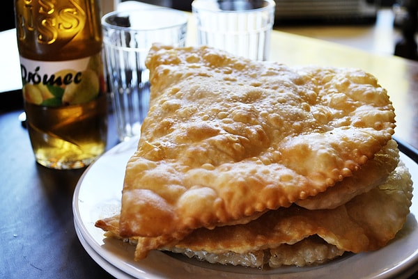 7. Какие два типа чебуречных существовали в СССР?