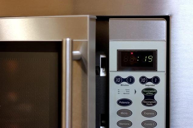 5. “My wife always opens the microwave before it ends and leaves it like this, so I always have to hit cancel before setting my heating time.”