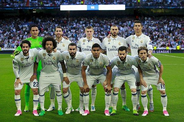 1902: Real Madrid Futbol Kulübü kuruldu.