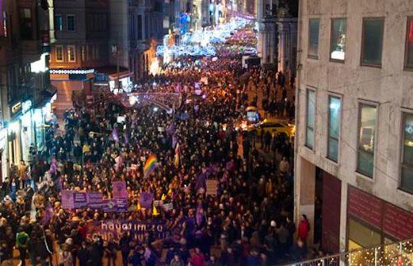 1992: Dünya Kadınlar Günü nedeniyle İstanbul ve Adana'da düzenlenen kutlama yürüyüşlerine polis müdahale etti; bazı kadınlar dövüldü, iki kadın yaralandı ve 8 kadın gözaltına alındı.