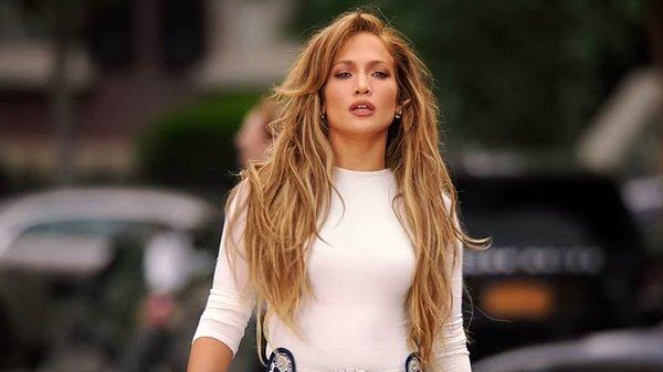 12. Jennifer Lopez'in özel anlarını yaşadığı en sıra dışı yer bir balkon.