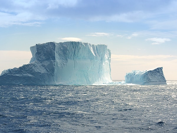 7. Чьи люди первыми пересекли Южный полярный круг?