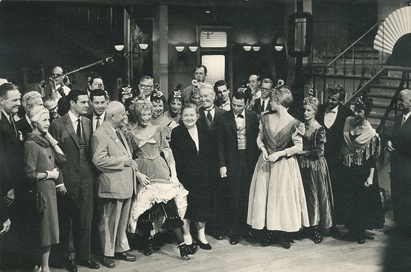 10. В какую голливудскую киностудию заехал Хрущев во время первого исторического визита в США в 1959 году?