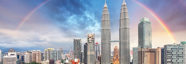 9. Какая страна провозгласила независимость от Британии в одностороннем порядке в августе 1963 года, стала частью Малайзии, вместе с Малайзией, Сабахом и Сараваком, но два года спустя вышла и получила суверенитет 9 августа 1965 года?