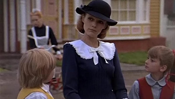 1. Какая актриса сыграла в главной роли в фильме «Мэри Поппинс, до свидания»?