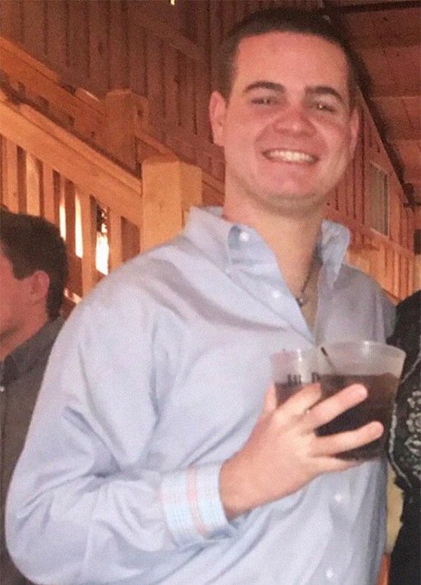 15. Скорее всего, парень не для этого флешмоба позировал, но тоже попал в число сегодняшних участников :)