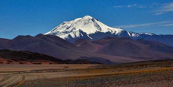 5. В каком государстве расположились три крупнейших вулкана на планете?