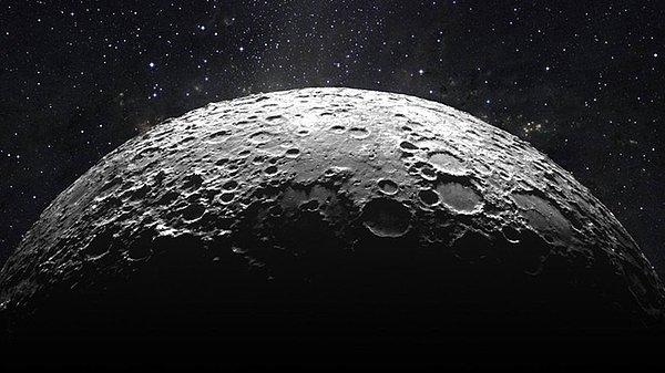 Bilim insanları, NASA'nın Ay keşif uydusunda bazı araçlar kullanarak, Ay yüzeyinde ve regolit tabakasında su molekülleri keşfettiler.