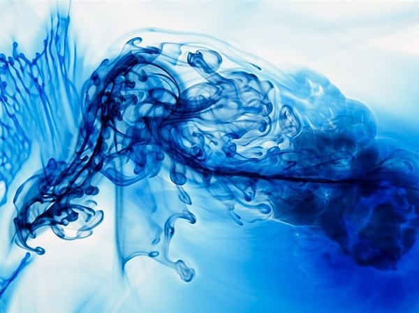 1. Итак, начнём с простого. Сколько оттенков синего вы видите на этом изображении?