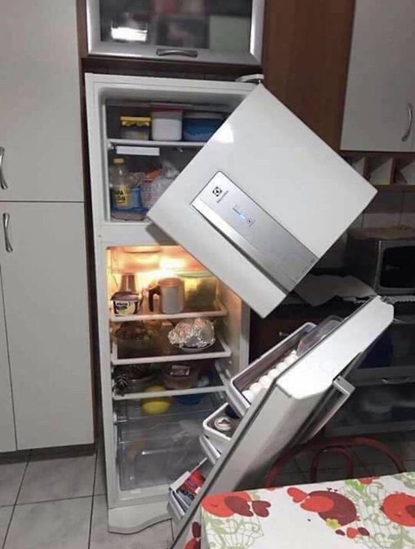 22. Холодильник решил, что ему пора