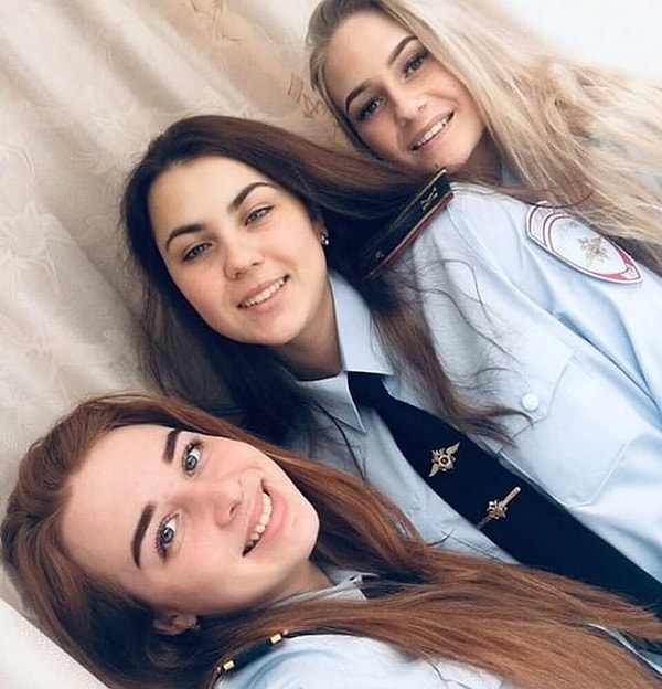 7. Красавицы-курсантки