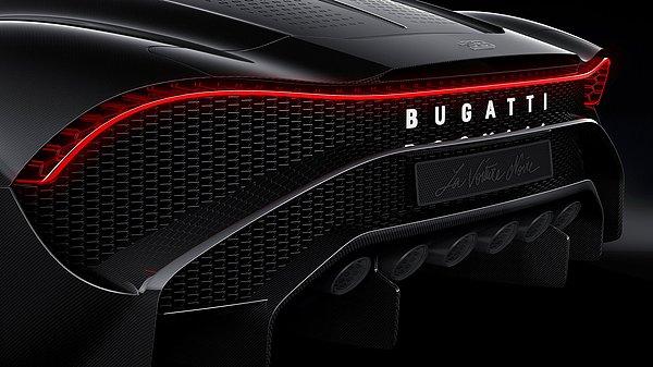 Aslında diğer Bugatti'lerden çok büyük bir farkı yok, alameti tekniğinde değil, tasarım ruhunda.