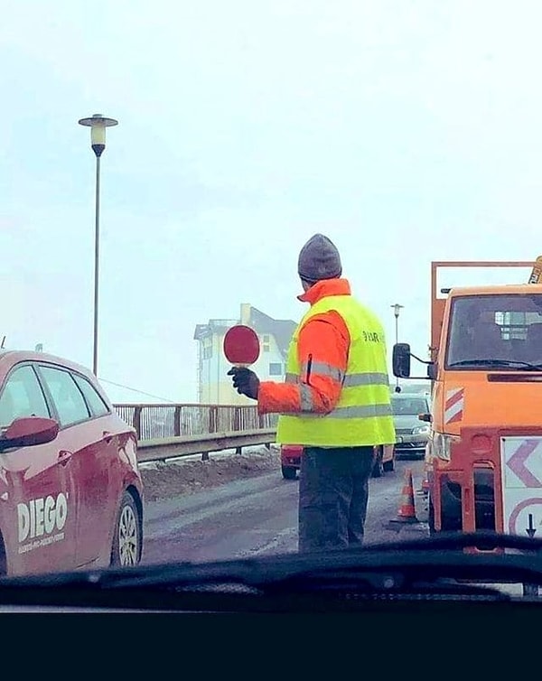 14. Ракетка для настольного тенниса тоже пригодилась :)