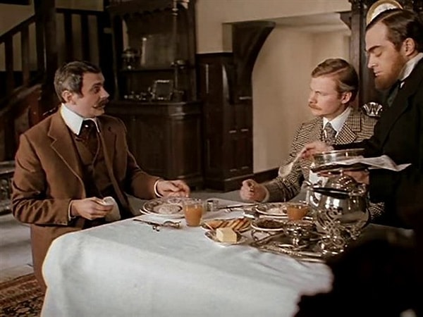 1. Как звали человека, который на вопрос сэра Баскервиля «Что это?» ответил: «Овсянка, сэр»?