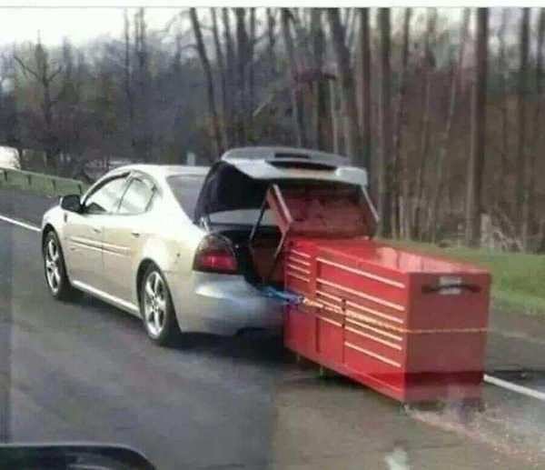 8. Ладно, отложим разговоры о безопасности. Неужели ему хотя бы не жалко ящик?