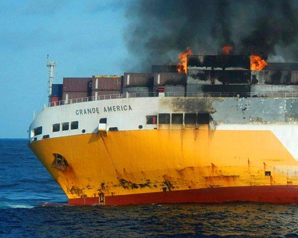 Gemideki 27 kişi ise kurtarma ekipleri tarafından kurtarıldı.