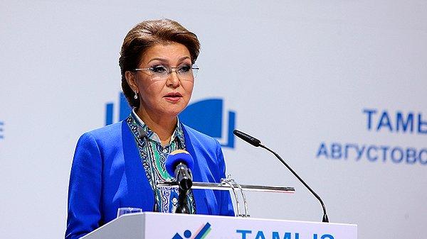 Protokolde iki numaraya yerleşen Dariga Nazarbayeva yıllardır ülke yönetiminde söz sahibi