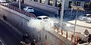 Alt Yola Düşen Otomobilin Altında Kalmaktan Son Anda Kurtulan Yayaların Korku Dolu Anları!
