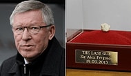 Sir Alex Ferguson’un Son Maçında Çiğnediği Sakız 2 Milyon 834 Bin TL'ye Alıcı Buldu