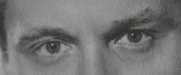 2. Что насчет этих глаз?