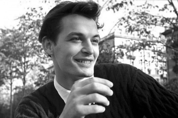 1. На ком из нижеперчисленных актрис был женат Василий Лановой?