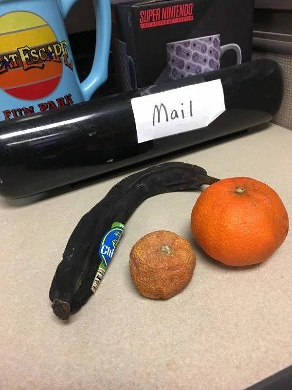 5. В моем кабинете настолько сухо, что фрукты не гниют, а обезвоживаются