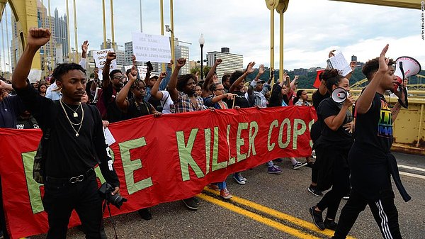 ABD'de polisin siyahilere yönelik şiddeti daha önce de halkın tepkisine neden olmuştu