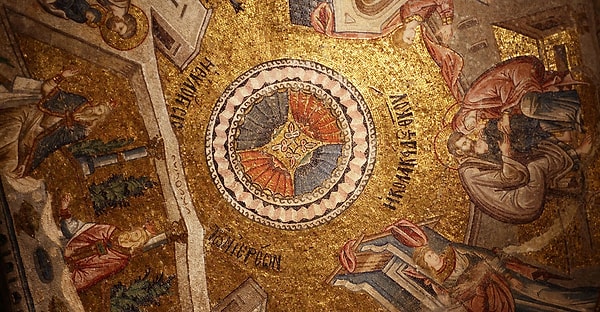 7. Какой современный город стоит на месте древнегреческого города Византий?