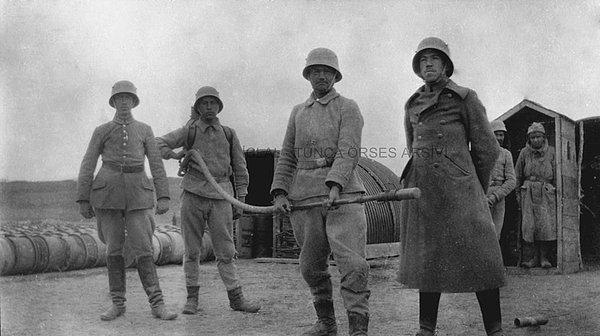 1917 - I. Dünya Savaşı: Çanakkale Boğazı'nın Anadolu yakasında görev yapmak üzere Osmanlı 15. Kolordusu'nun teşkili.