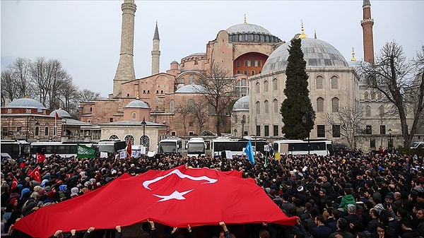 Yeni Zelada'daki saldırıların ardından Ayasofya'nın cami olması gerektiği çağrıları yükselmişti