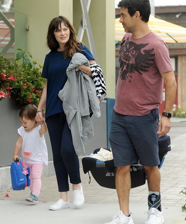 В 35 лет, спустя всего 11 месяцев отношений, Дешанель родила дочь Элси, а через два года сына Чарли.