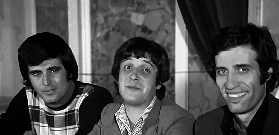 26 Mart Salı Oyna Kazan 21:30 Yarışması İpucu ve Kopya Geldi! Kemal Sunal ve Halit Akçatepe İlk Hangi Filmde Rol Aldı?