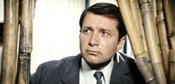 6. Этого персонажа в "Бриллиантовой руке" звали...