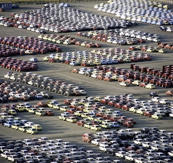 10. Советский автопром еще пользовался бесспорным авторитетом (других-то автомобилей просто не было)