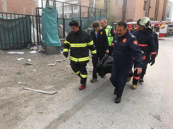 Vali Vasip Şahin, yangın nedeniyle 5 kişinin hayatını kaybettiğini açıkladı.