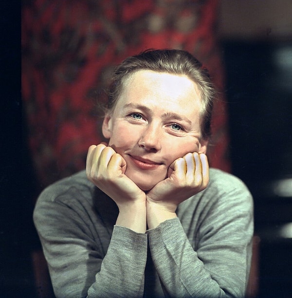 1. Итак, как звали девушку?