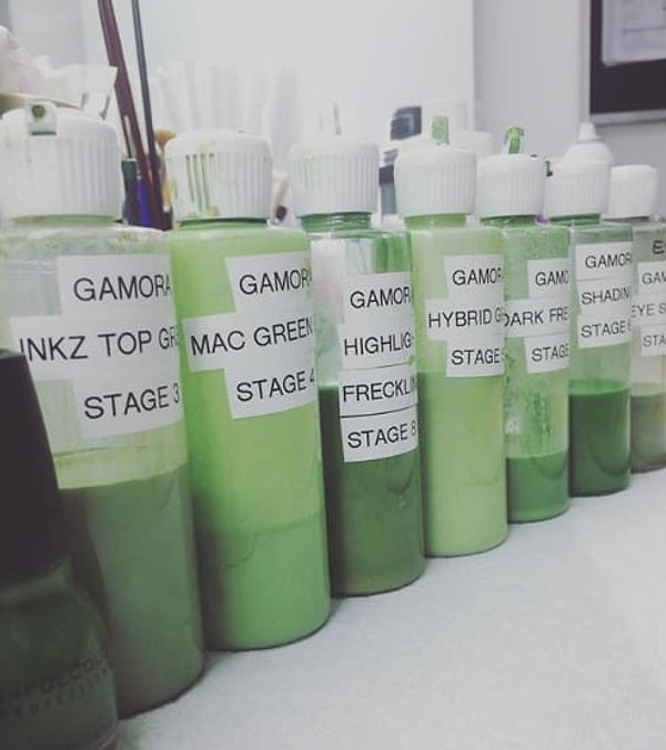 29. Вот как много оттенков зеленого необходимо для создания грима Гаморы