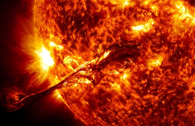 Güneş enerjisini 18 yıla kadar depolayabilen sıvı yakıt geliştirildi.