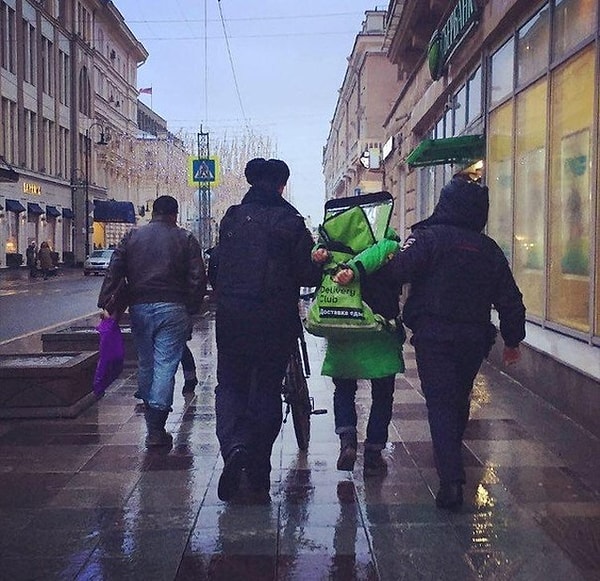 7. Ну зачем вы так с доставкой еды?