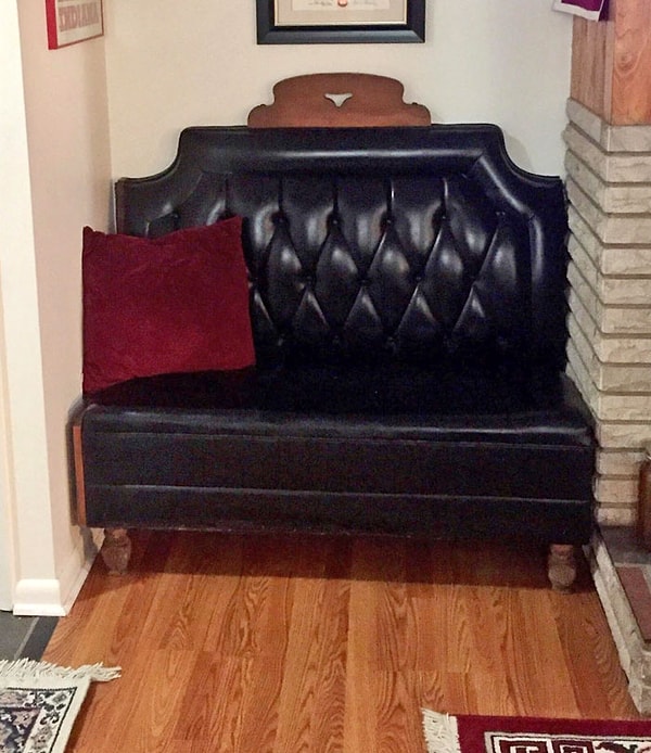 15. "Этот диванчик моя сестра купила на распродаже, даже не измеряя"