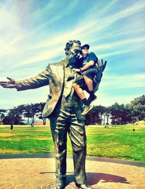 21. "Сынок, тебе уже 32. Может, пора слезать с моей шеи?"