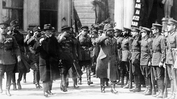 8. Афганистан получил независимость в...