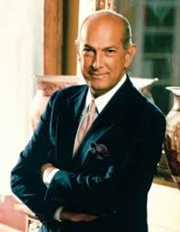 13. Как думаете, кто изображен на фото?