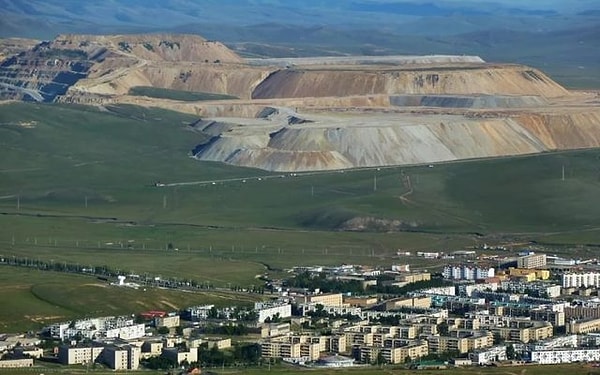 11. Эта страна поделена на 21 аймак.