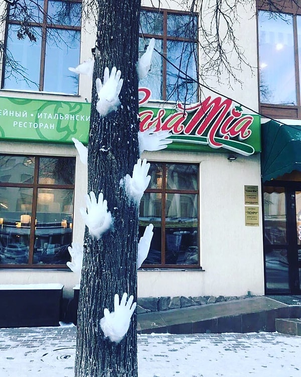 18. Вот так вот выйдешь в простыне за «Клинским», а потом с тобой деревья здороваются