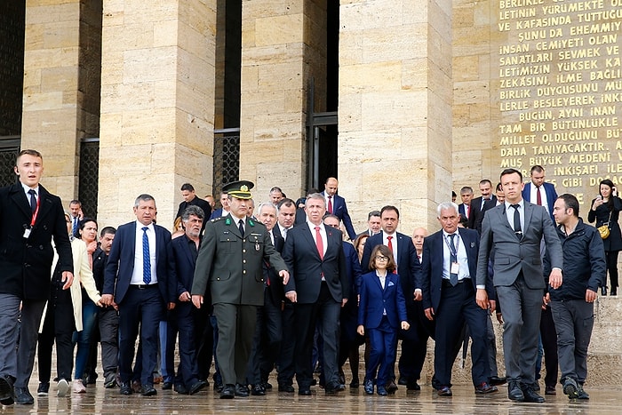 Ankara Büyükşehir Belediyesi’nde Devir Teslim Gerçekleşti: 'Bugünden İtibaren Herkesin Belediye Başkanı Oluyoruz'