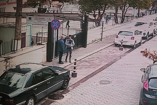 Okuldan Atılan Öğrencinin Ailesi Okulu Bastı, Öğretmenlere Saldırdı