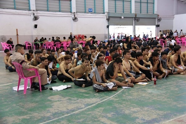 Тайский призыв проходит один раз в год и длится всего 11 дней.